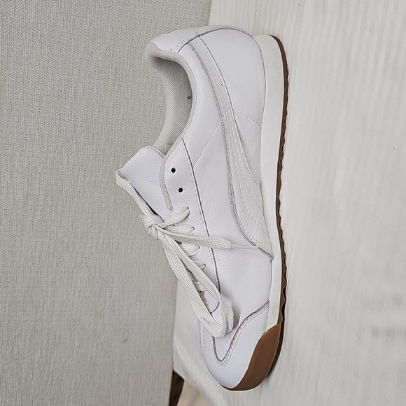 PUMA Women's White Sneakers with Gum Sole - Picture 5 of 10